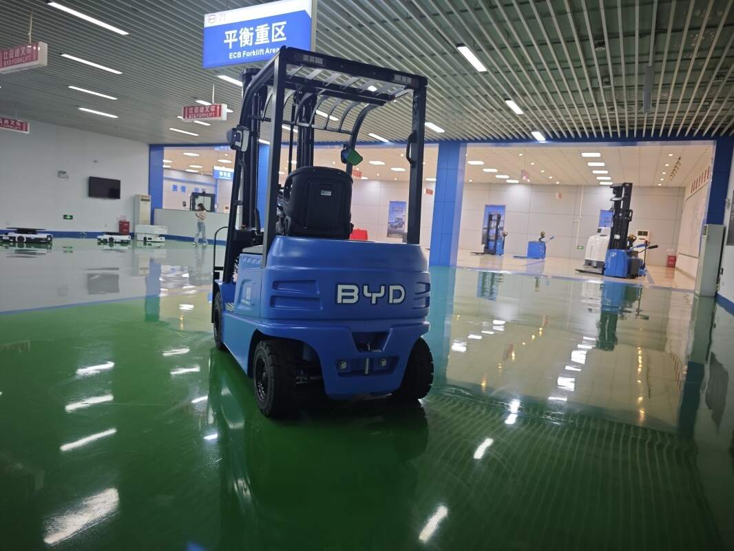 南宁想入手锂电叉车？先搞清楚价格构成